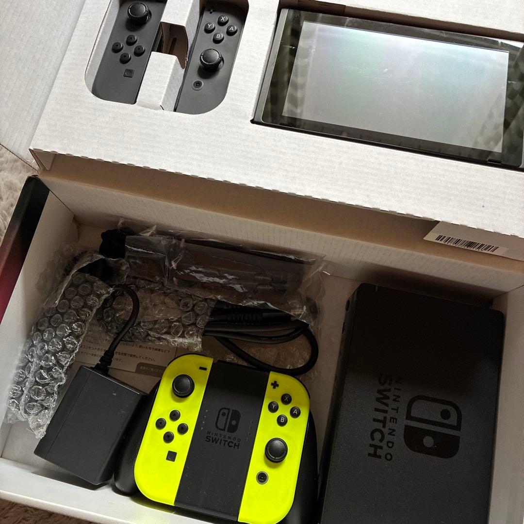 ニンテンドースイッチ　Nintendo Switch 本体・ジョイコン2セット