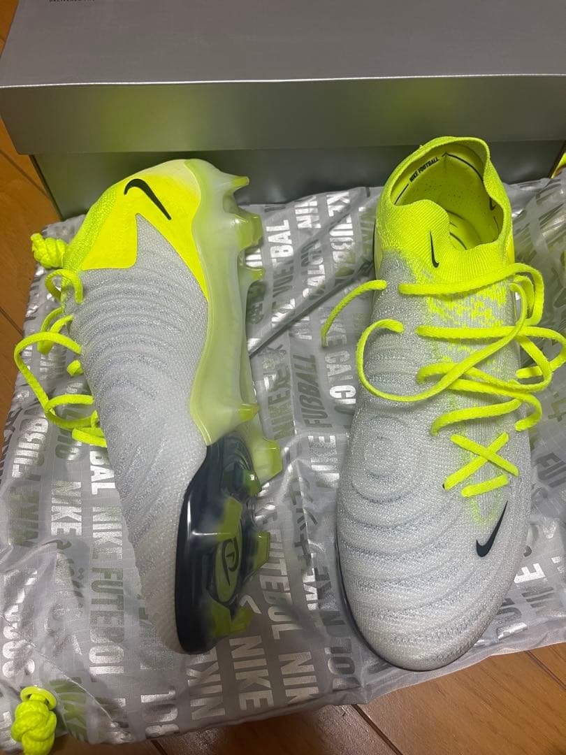 ナイキ　ファントムgx2 26.5 FG